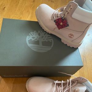 **LIMITED EDITION TIMBERLANDS**